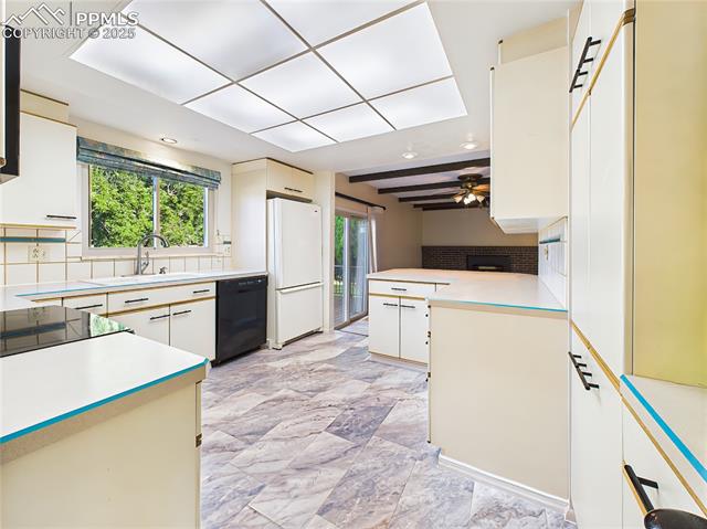 2210 Greenwich Circle