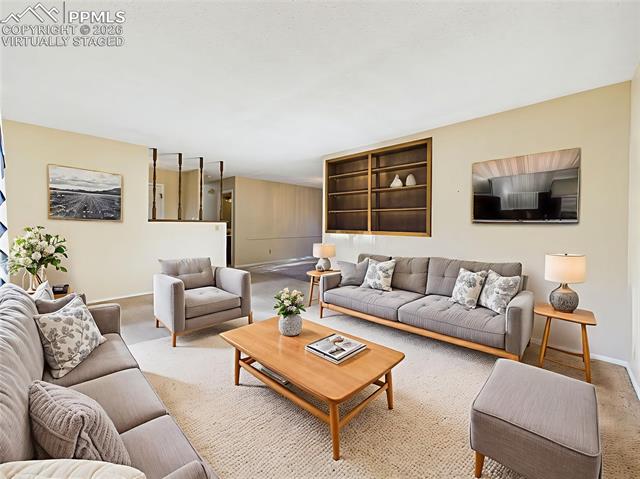2210 Greenwich Circle