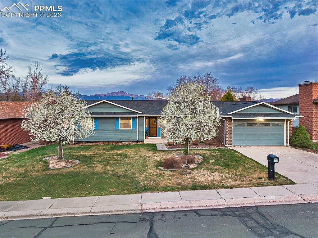 2210 Greenwich Circle