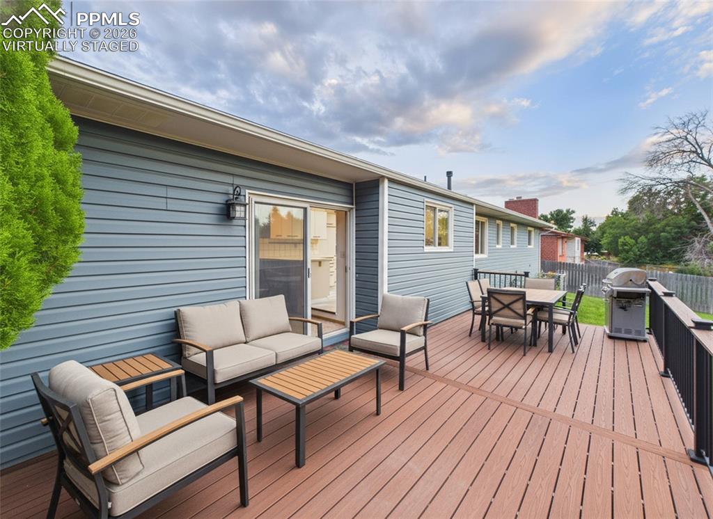 2210 Greenwich Circle