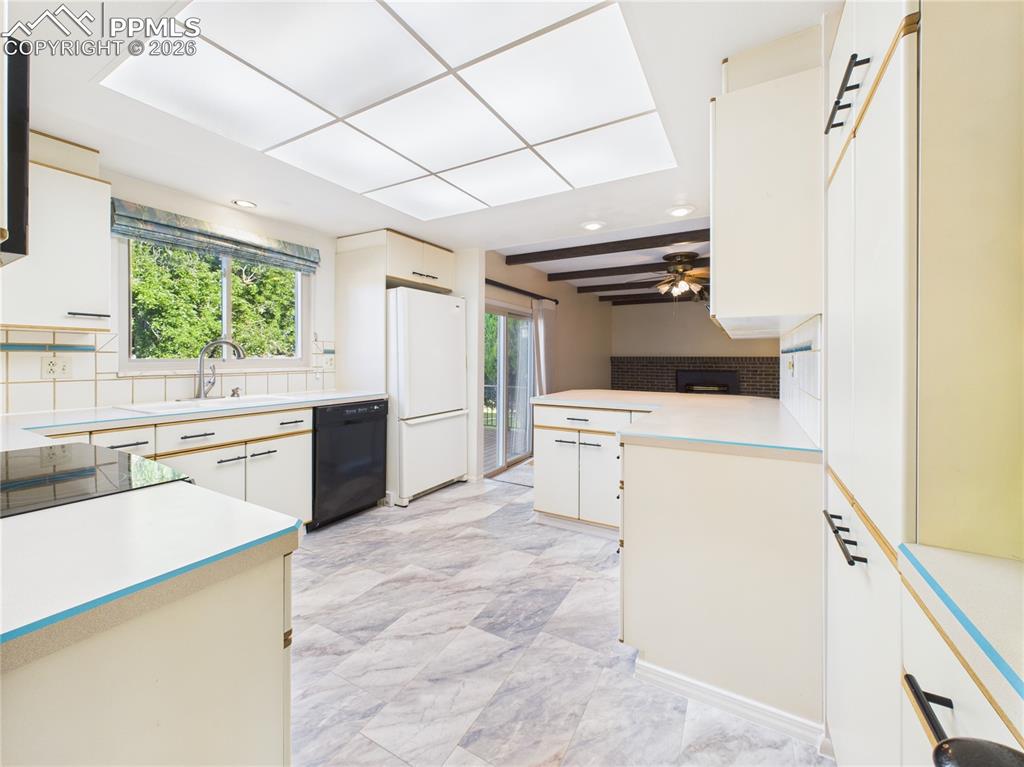 2210 Greenwich Circle