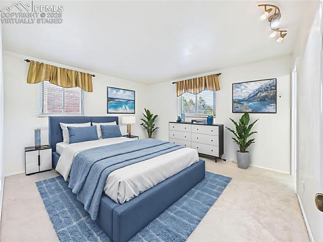 2210 Greenwich Circle