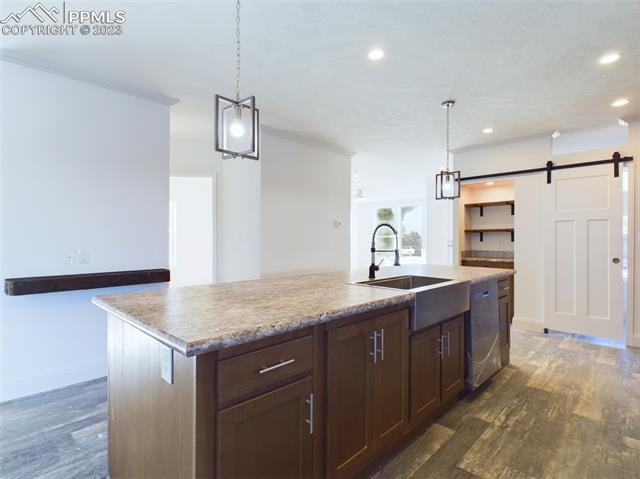 250 E Rolling Hills Drive