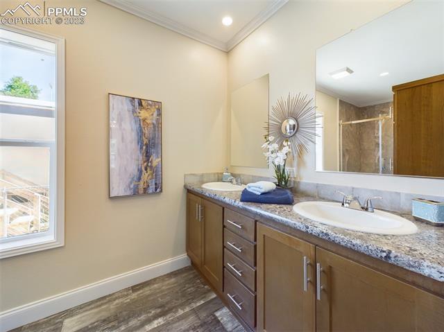 250 E Rolling Hills Drive