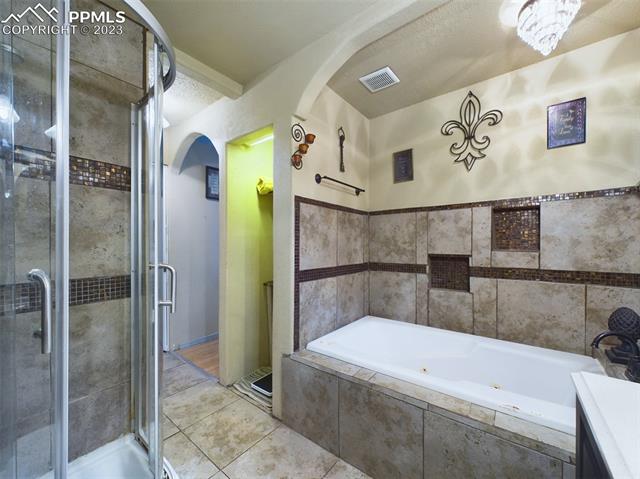 2335 Clarendon Drive