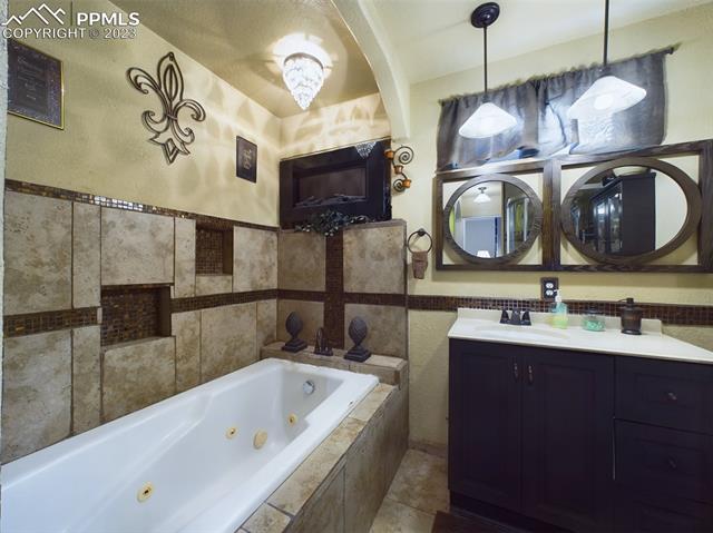 2335 Clarendon Drive