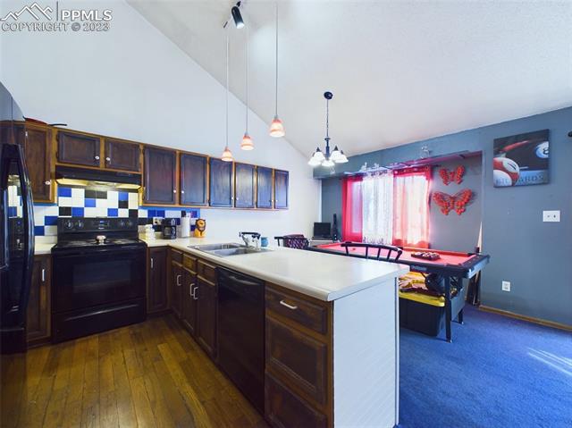 2335 Clarendon Drive