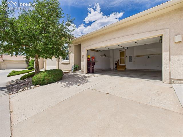 8 Luxury Lane