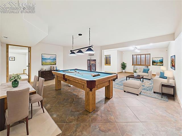 8 Luxury Lane