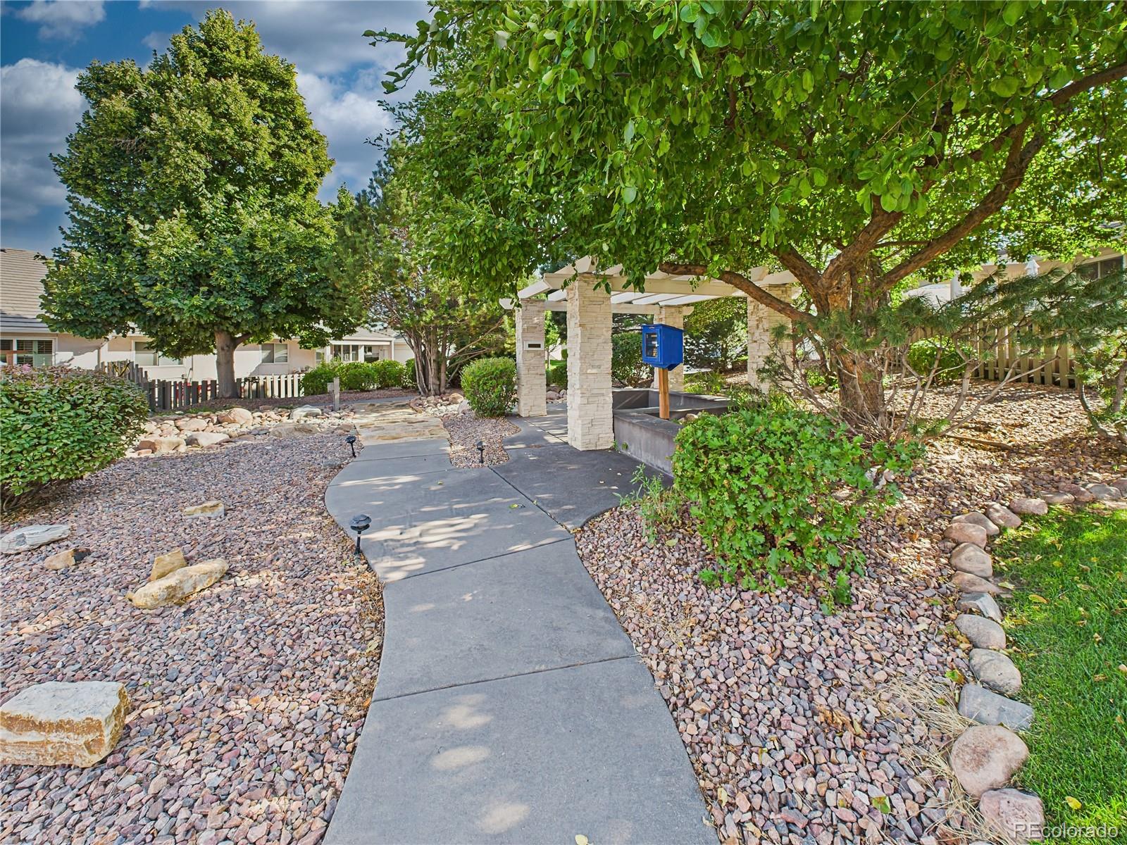 860 Loma Point