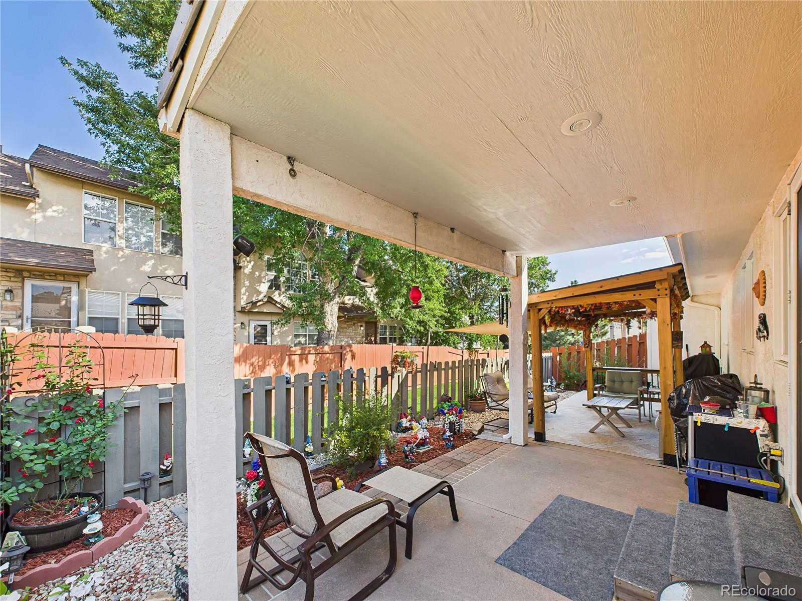 860 Loma Point