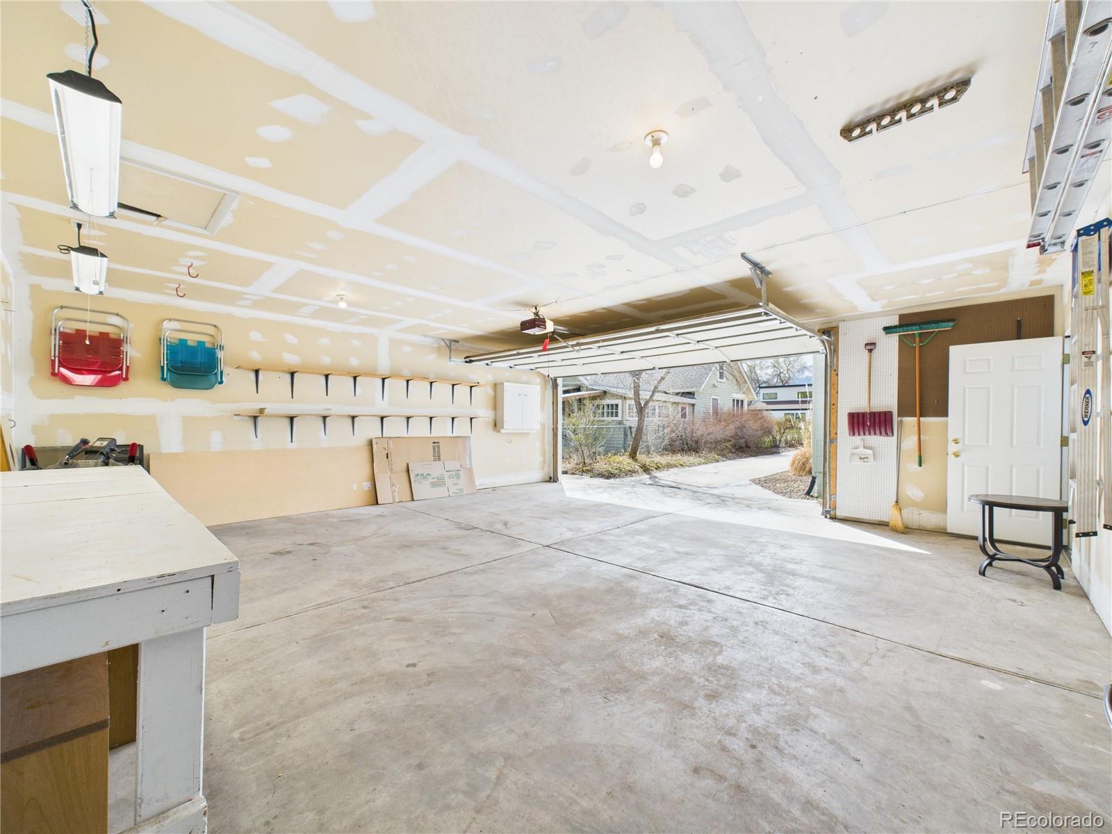 2519 N Cascade Avenue