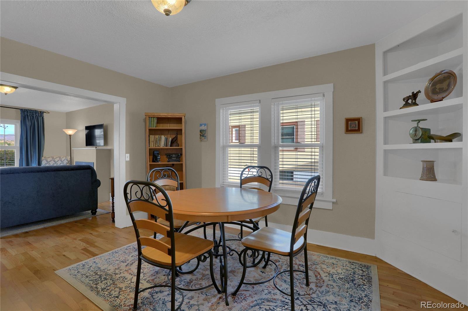 2519 N Cascade Avenue