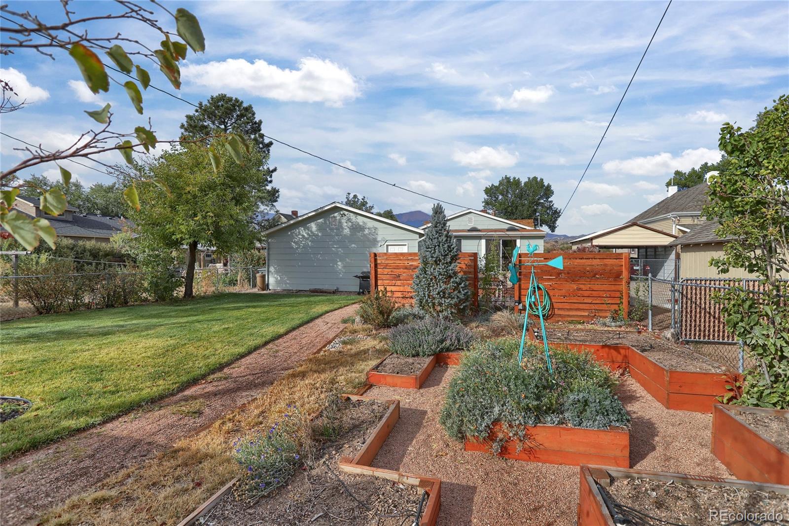 2519 N Cascade Avenue