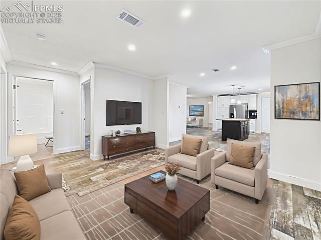 290 E Kipling Drive