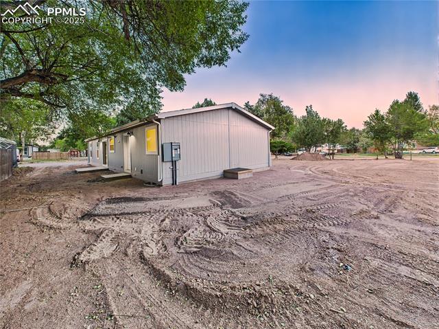 290 E Kipling Drive