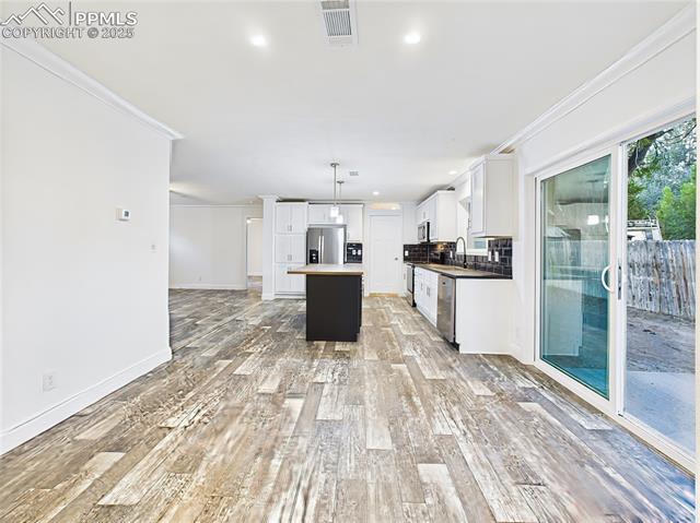 290 E Kipling Drive
