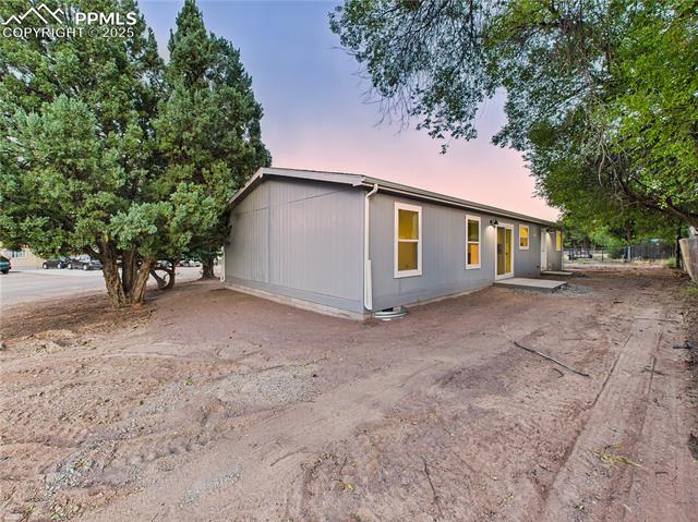 290 E Kipling Drive