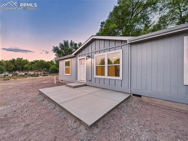 290 E Kipling Drive