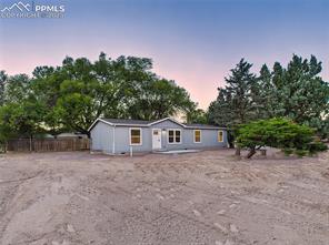 290 E Kipling Drive