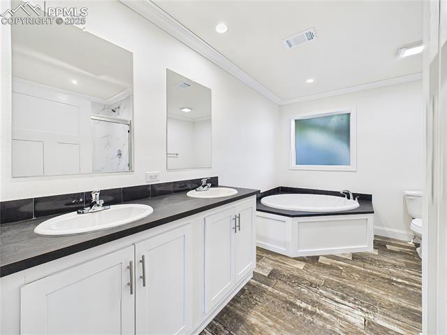 290 E Kipling Drive