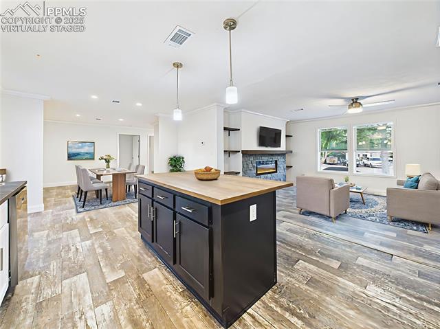 290 E Kipling Drive