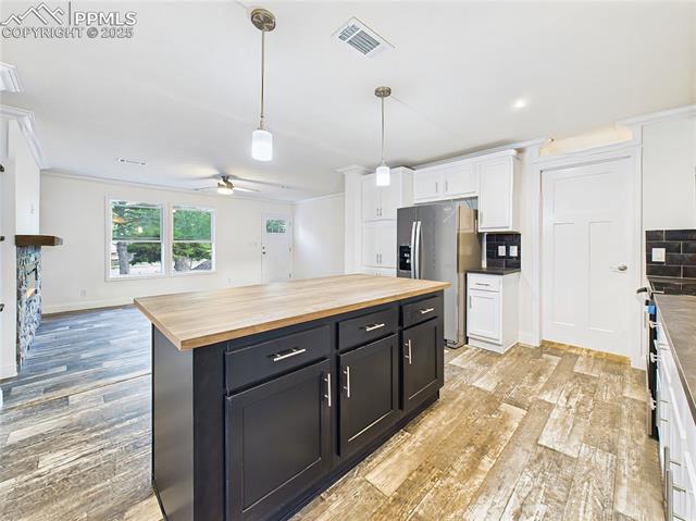 290 E Kipling Drive