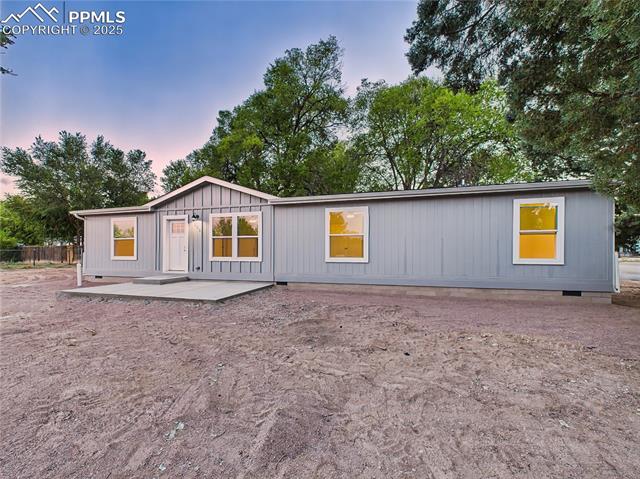 290 E Kipling Drive