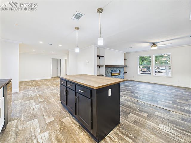 290 E Kipling Drive