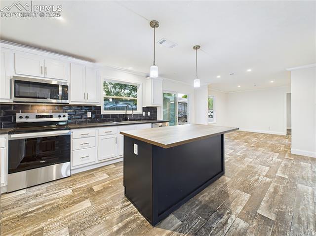 290 E Kipling Drive