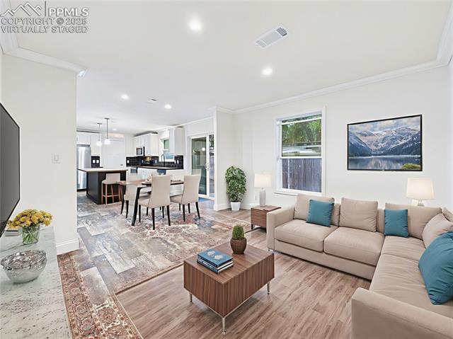 290 E Kipling Drive