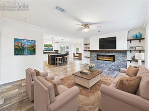 290 E Kipling Drive
