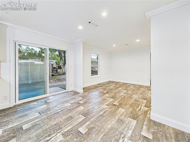 290 E Kipling Drive