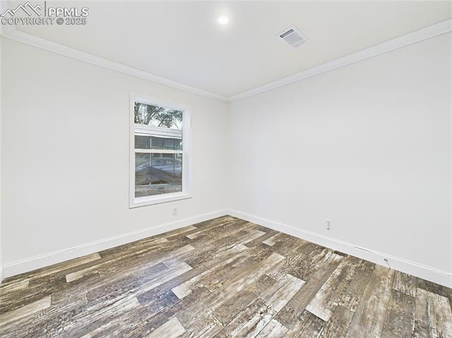290 E Kipling Drive