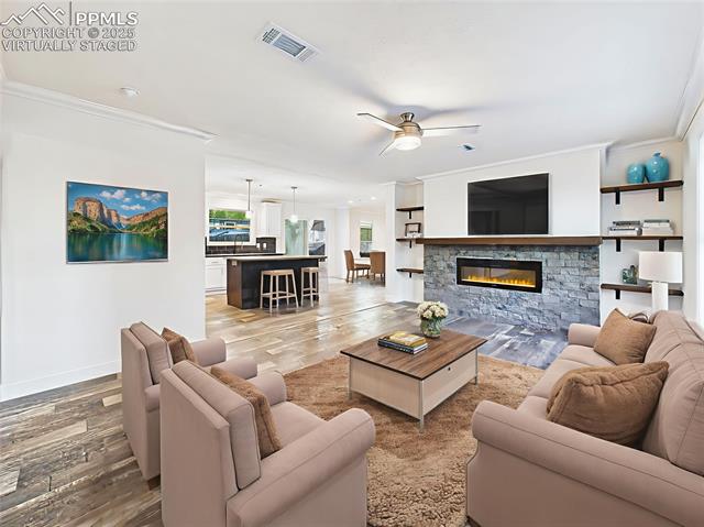 290 E Kipling Drive