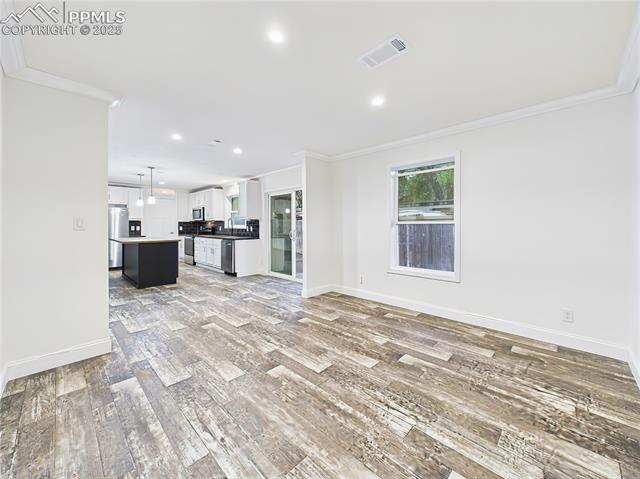 290 E Kipling Drive