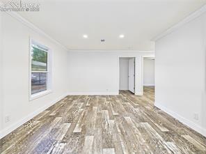 290 E Kipling Drive