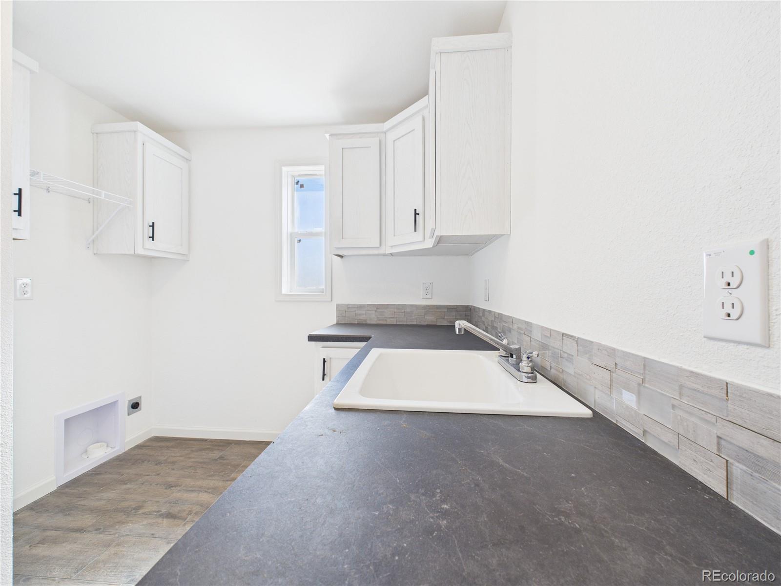 964 S Greenway Avenue