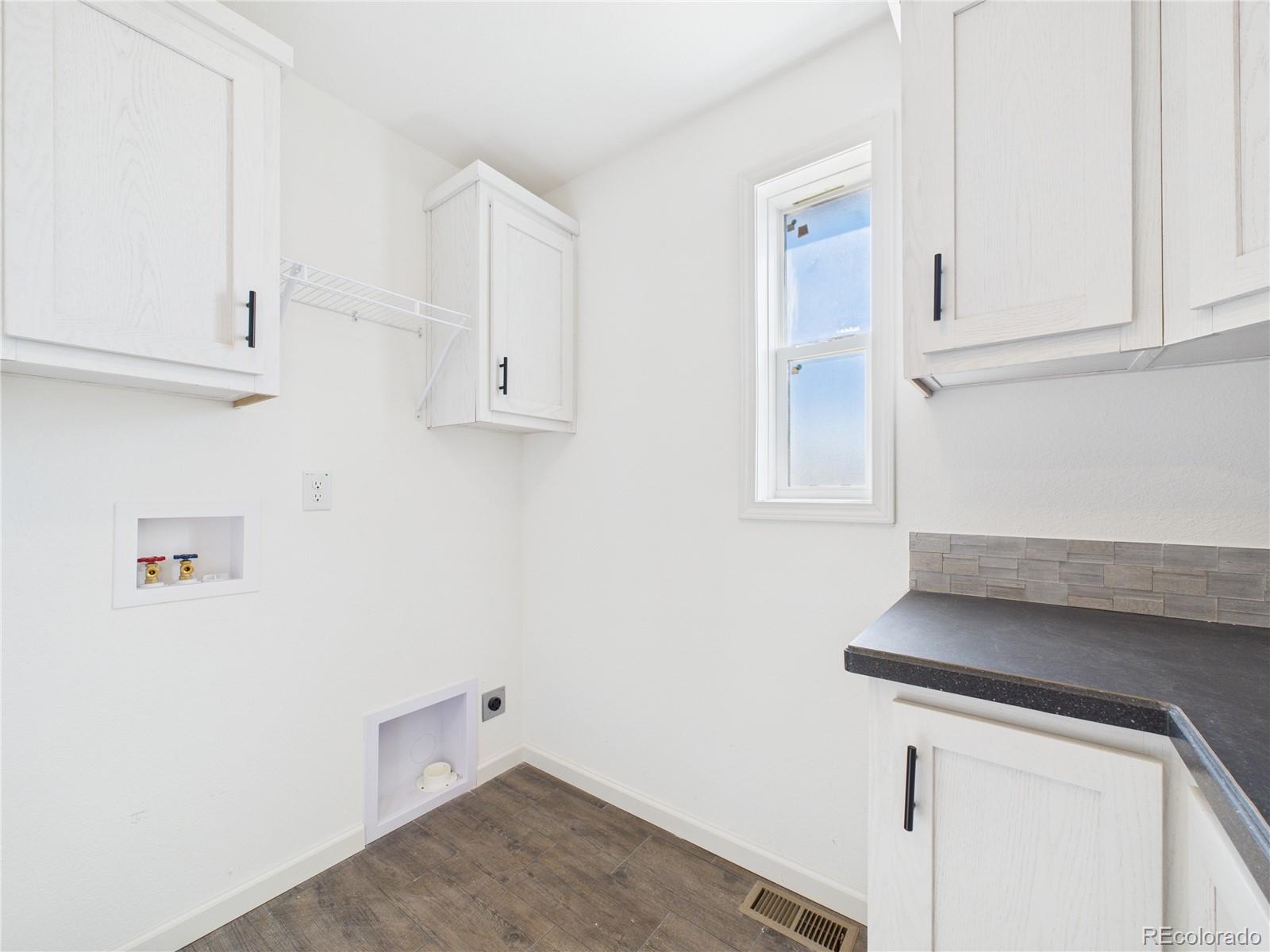 964 S Greenway Avenue