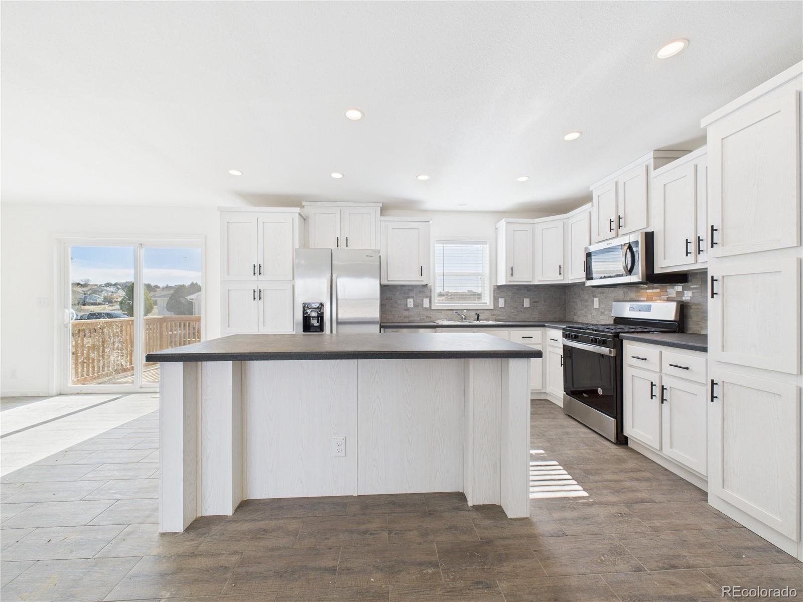 964 S Greenway Avenue