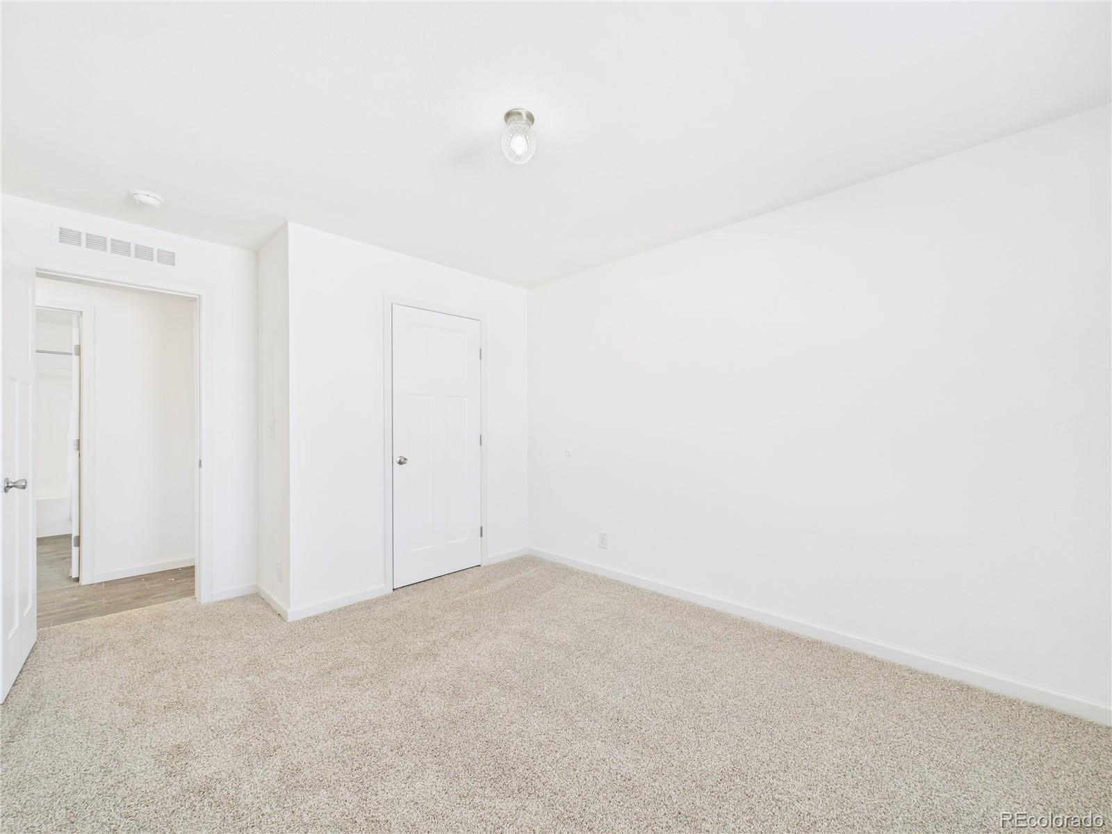 964 S Greenway Avenue