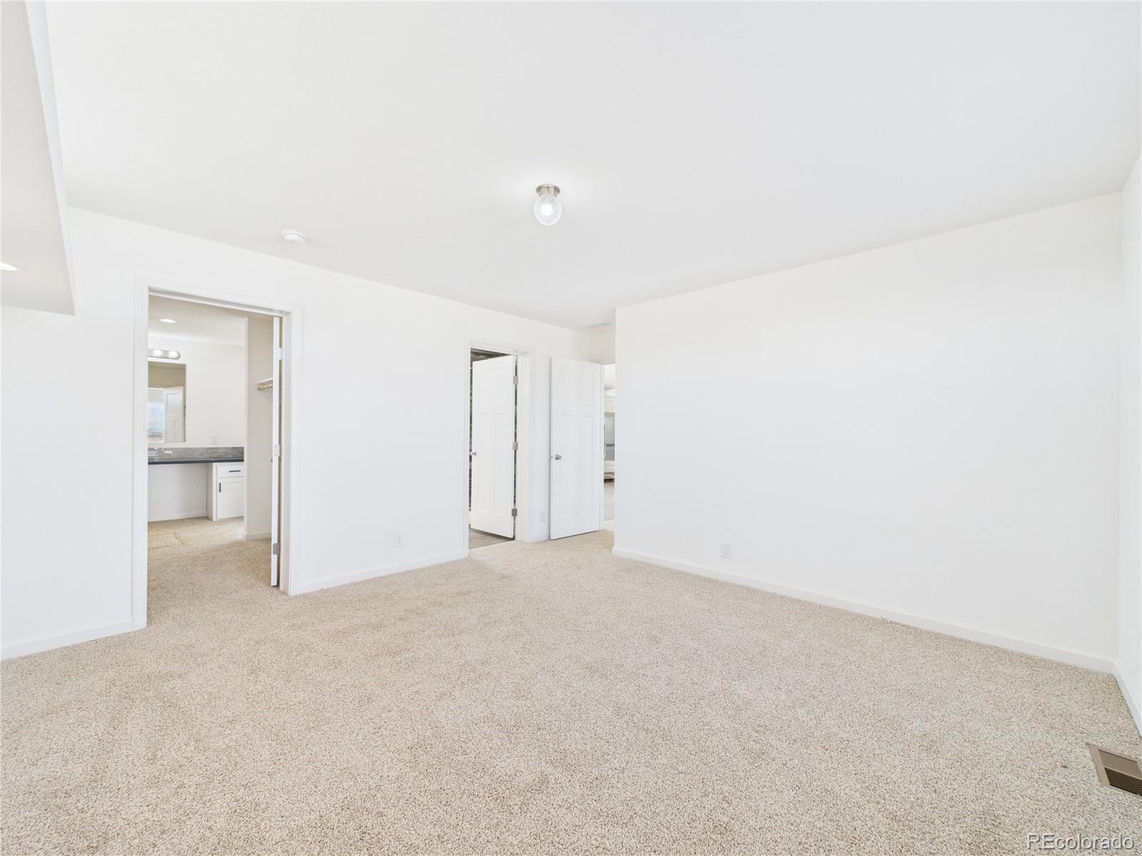 964 S Greenway Avenue