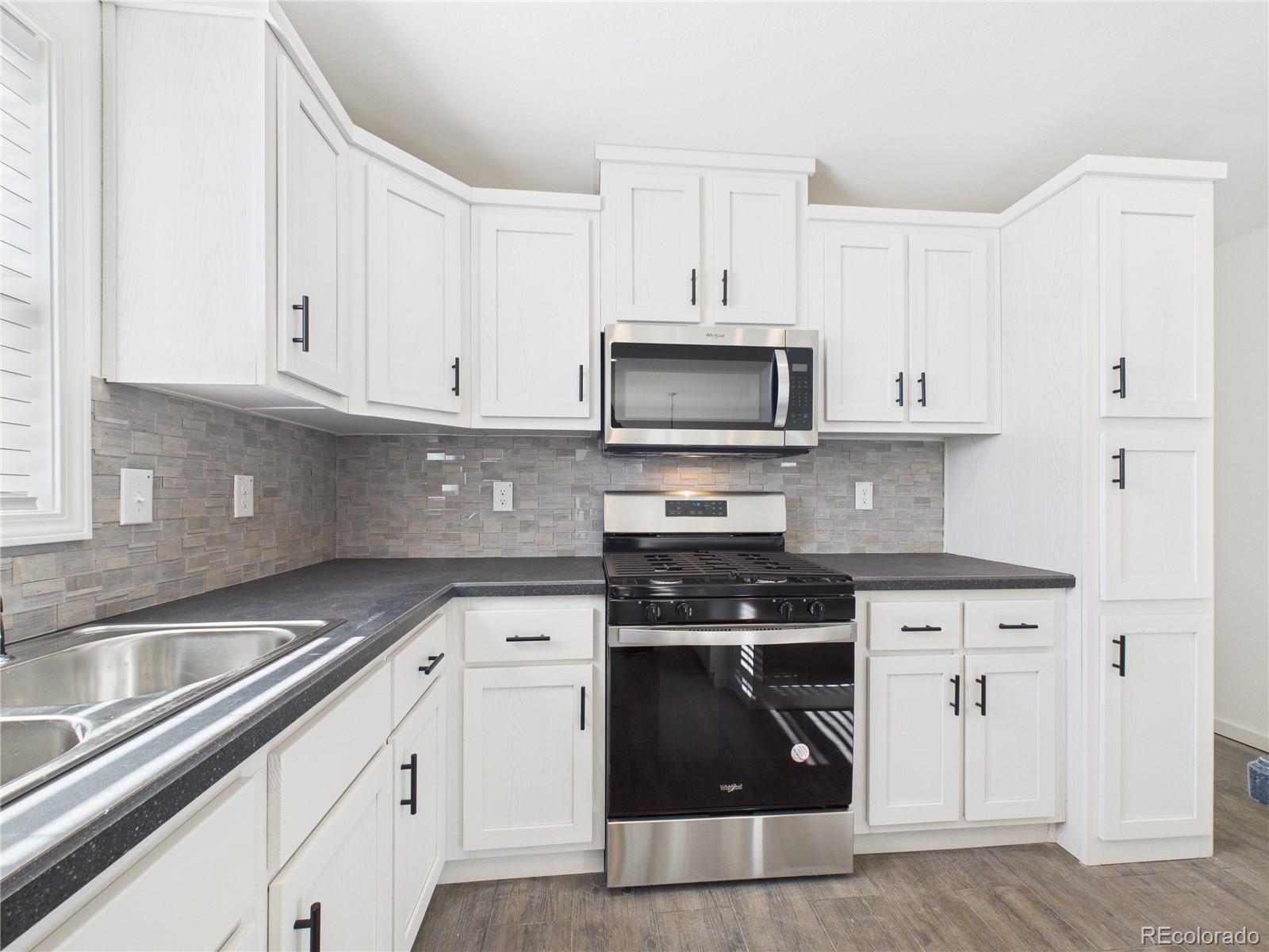 964 S Greenway Avenue