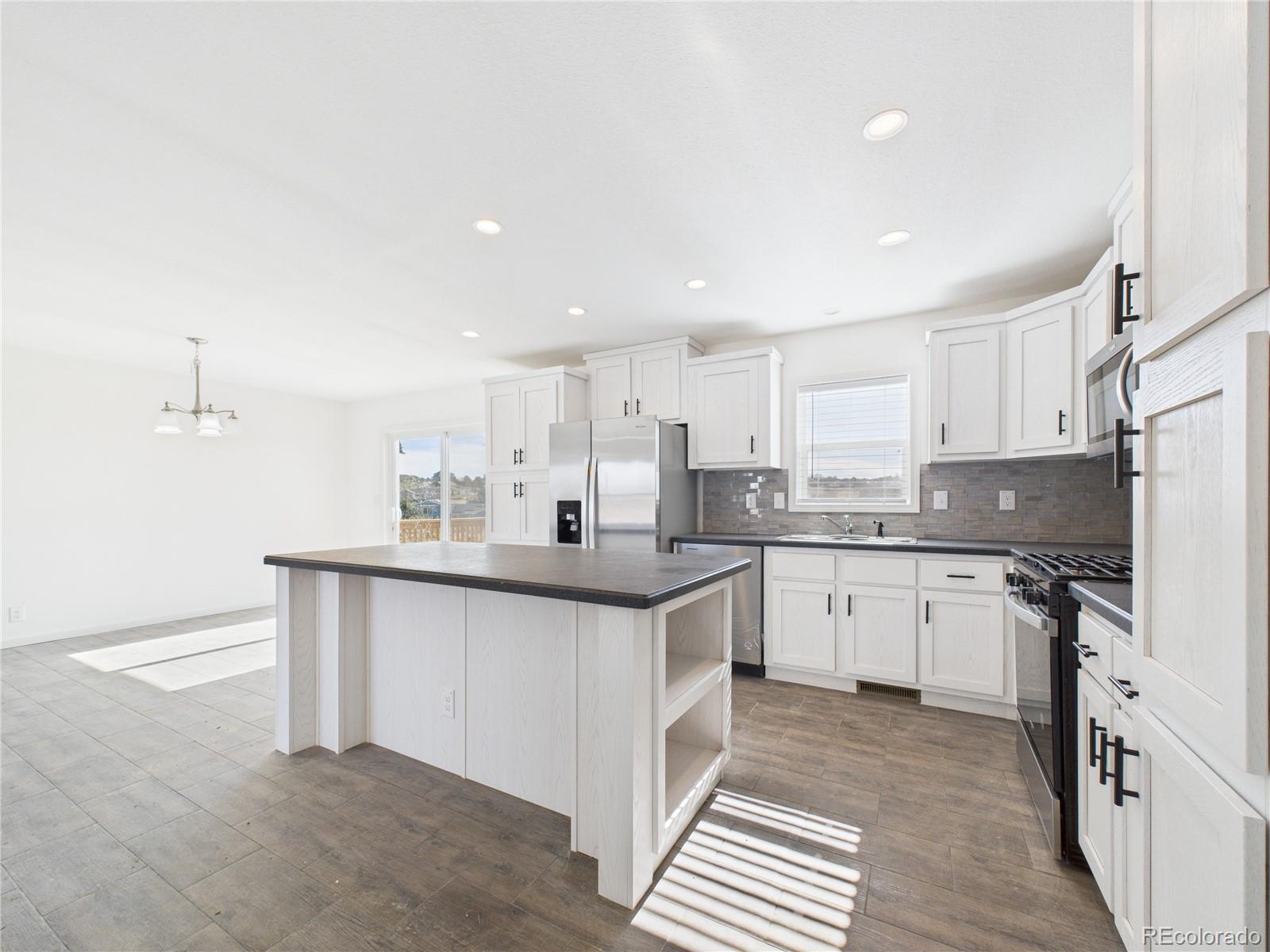 964 S Greenway Avenue