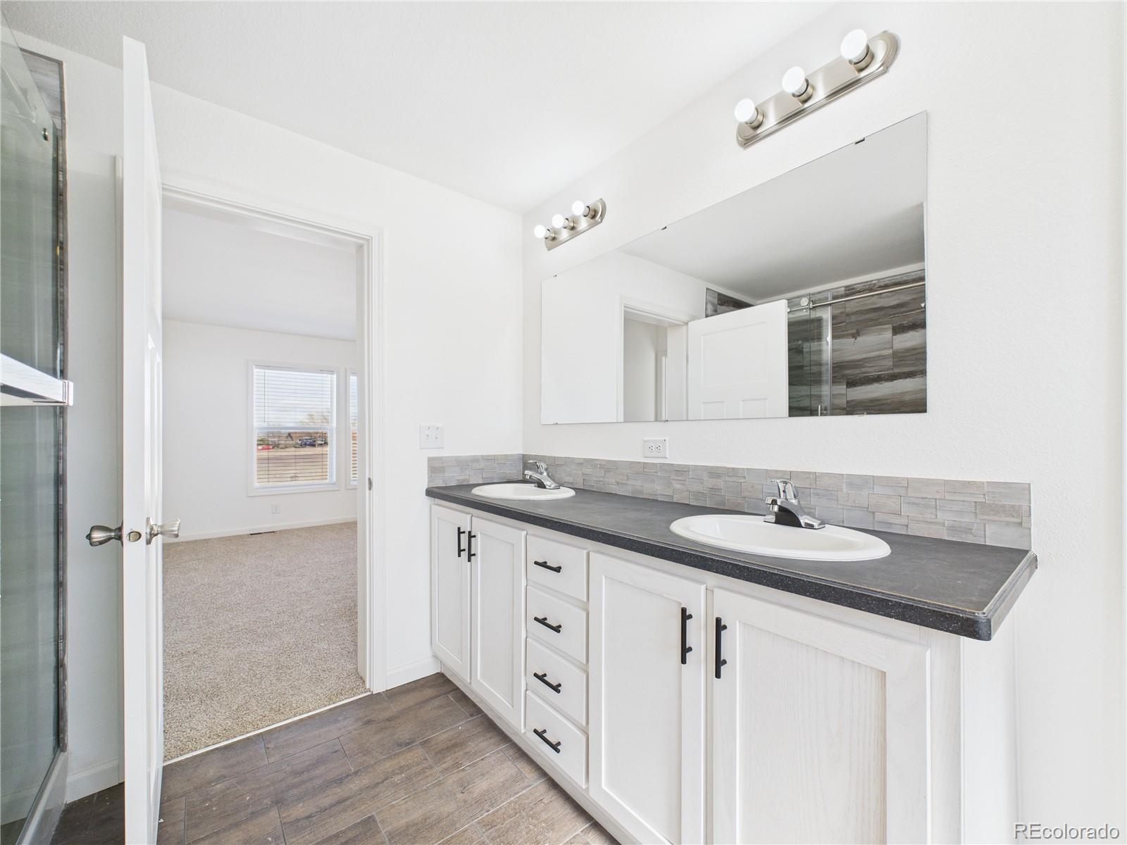 964 S Greenway Avenue