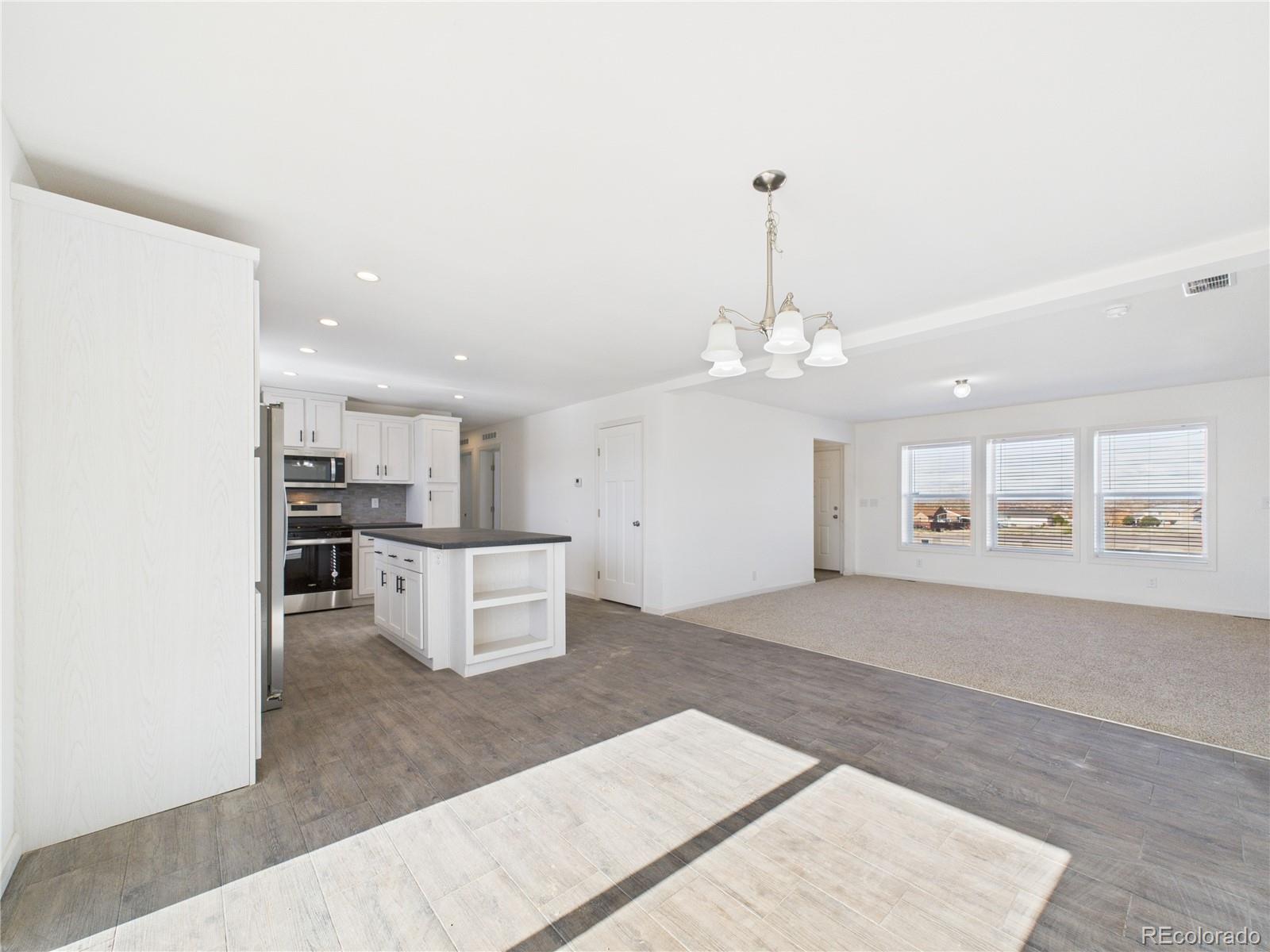 964 S Greenway Avenue