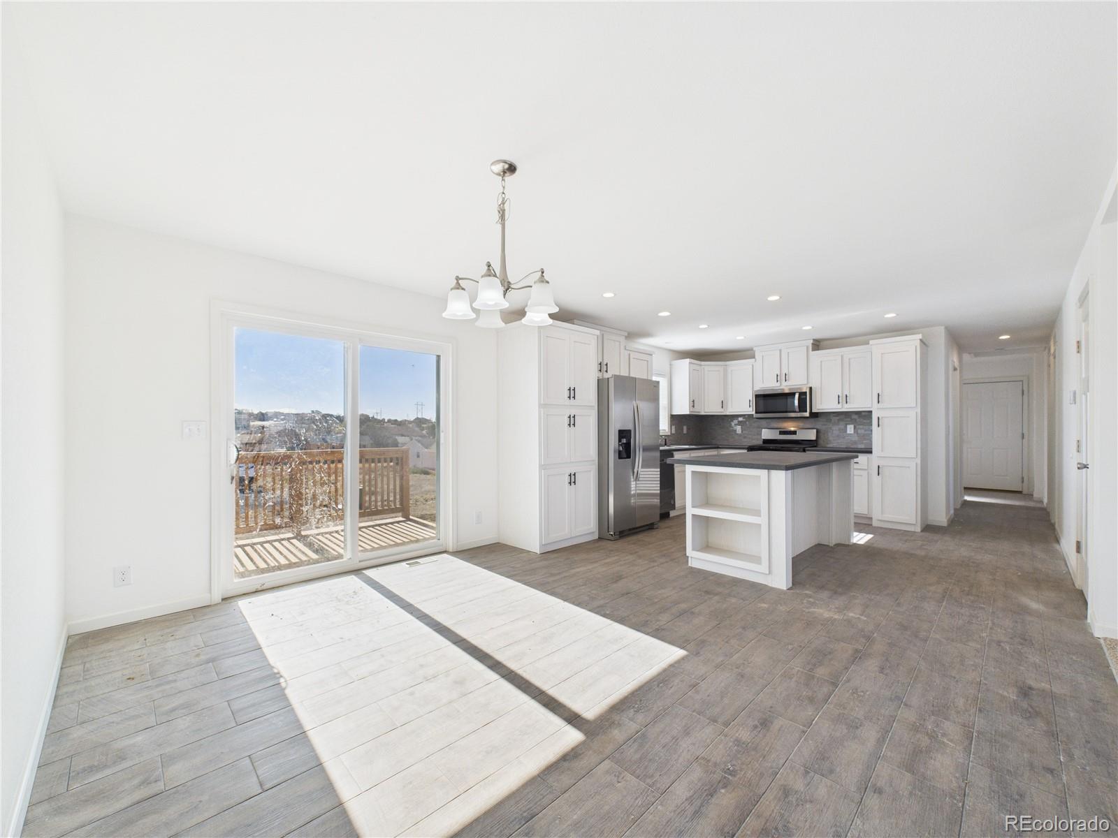 964 S Greenway Avenue