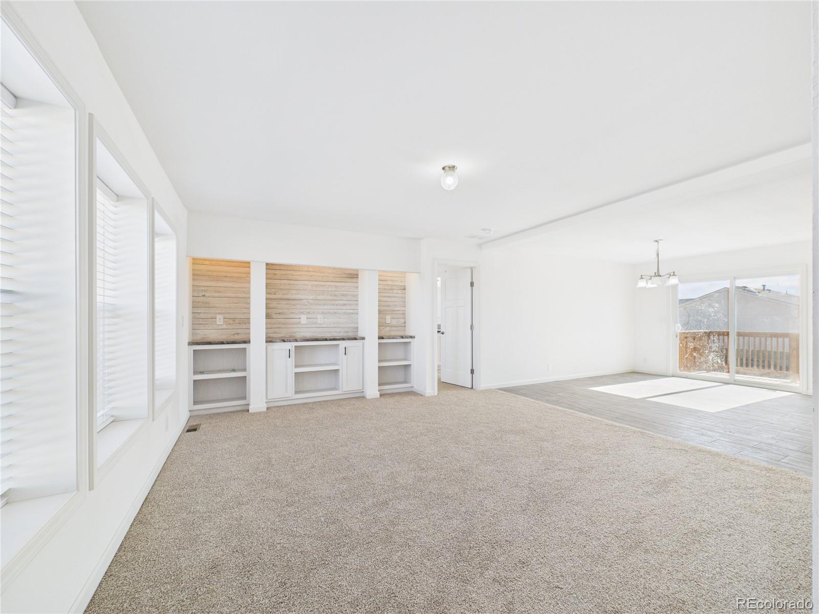 964 S Greenway Avenue