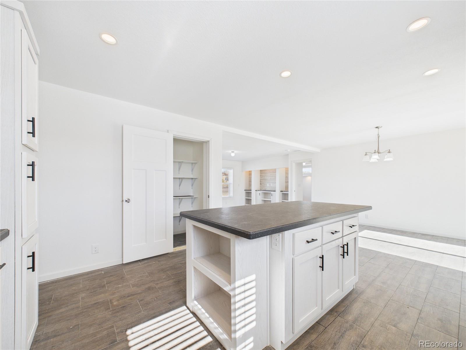 964 S Greenway Avenue