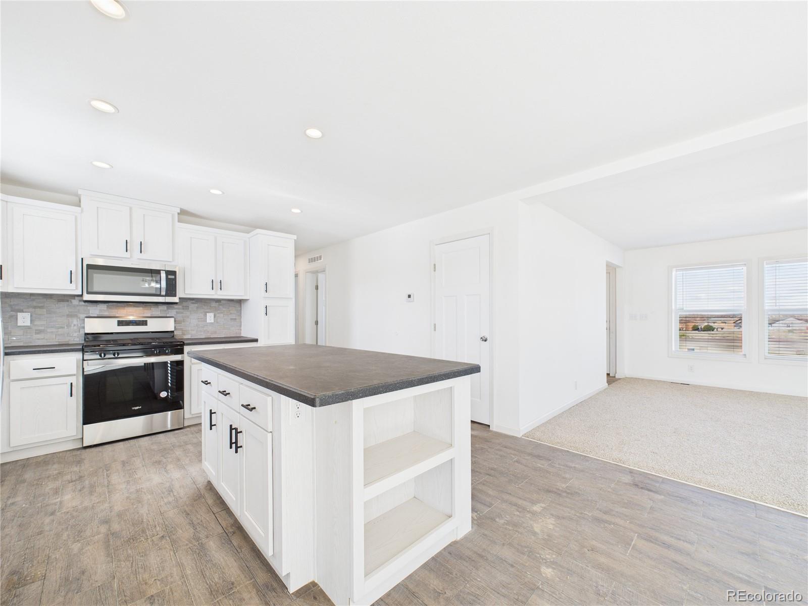 964 S Greenway Avenue